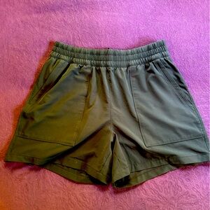 Athleta Black Cargo Shorts Elastic Waist Lightweight